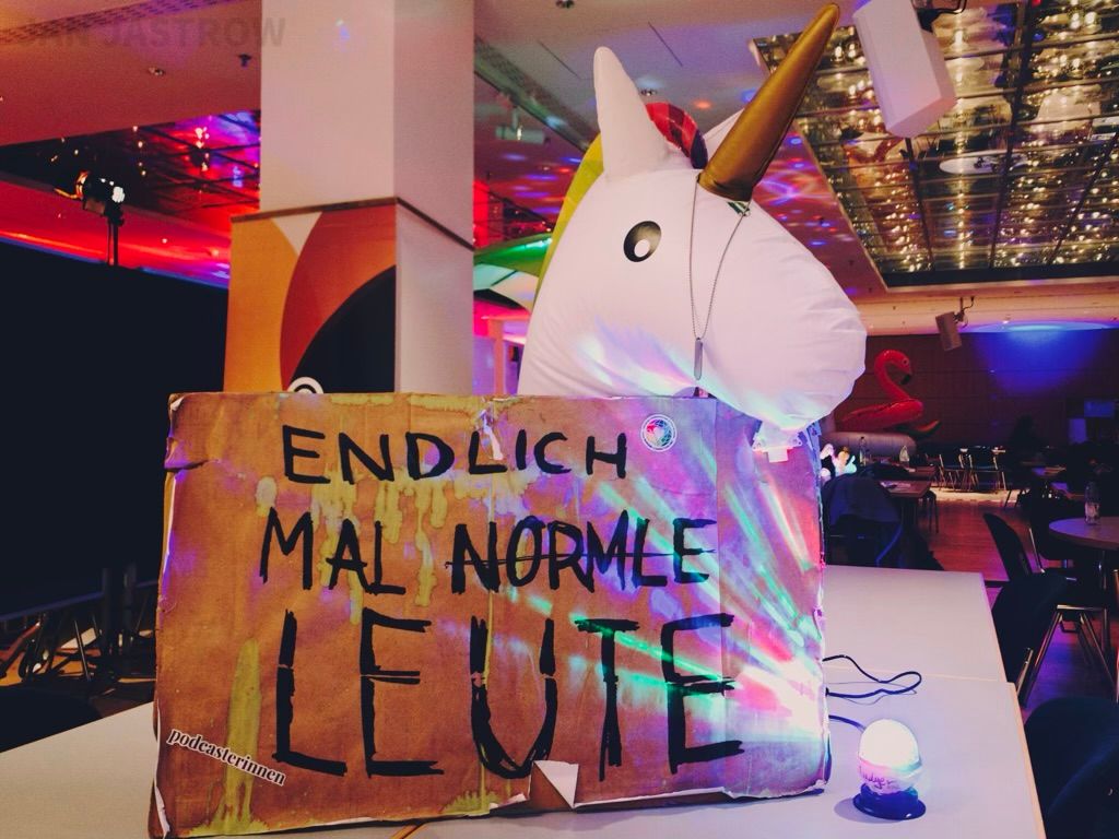 oh my god twitter doesn’t include alt text from images in their API